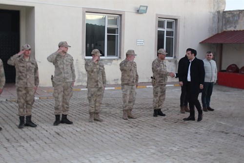 Kaymakamımız Sayın Kadir KILIÇ İftarda Narlı Jandarma Karakolu Personeli İle Bir Araya Geldi